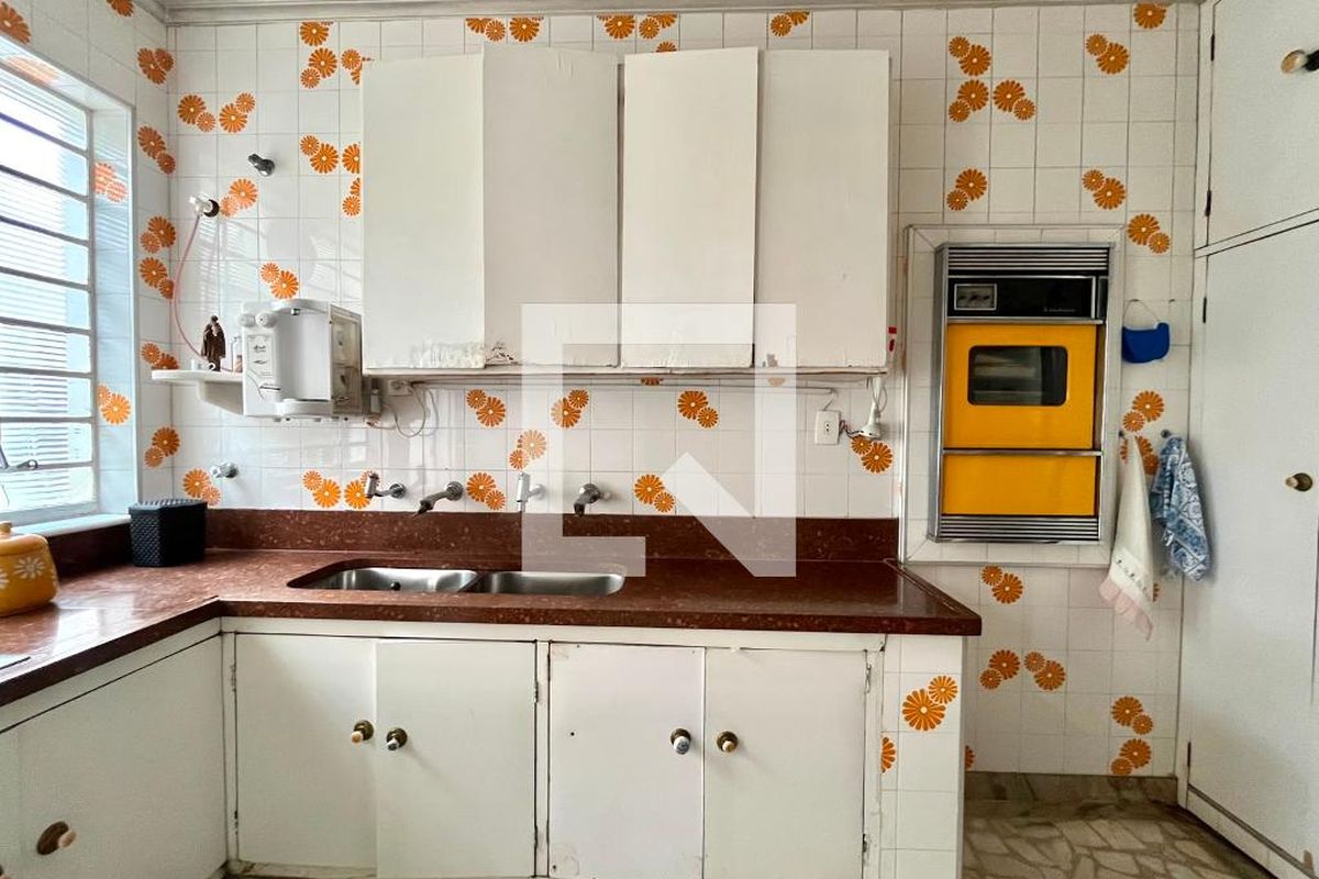 Casa à Venda - Guanabara, 4 Quartos,  301 m2 em , Campinas - sp | SoloBR