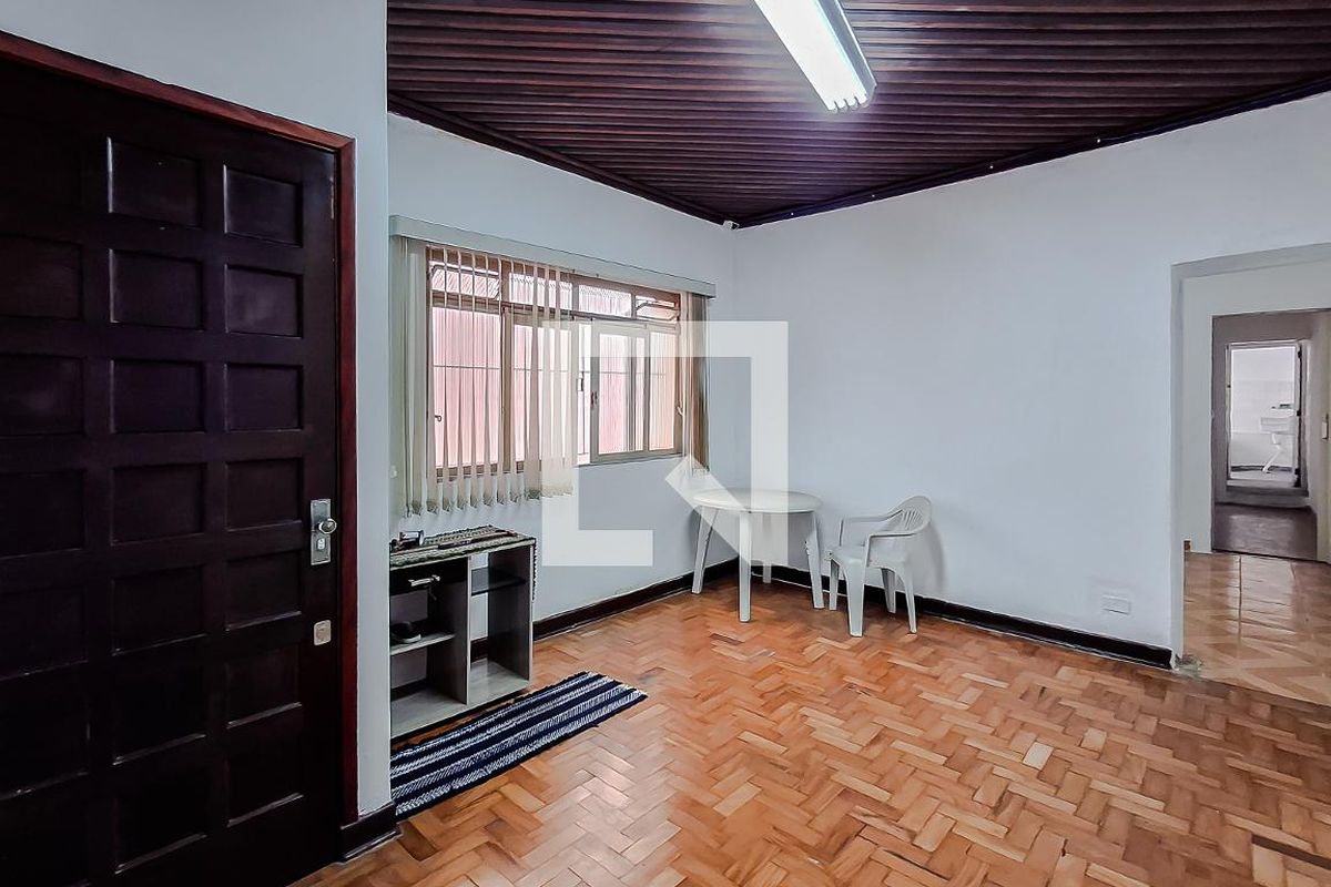 Casa, 2 quartos, 200 m² - Foto 1