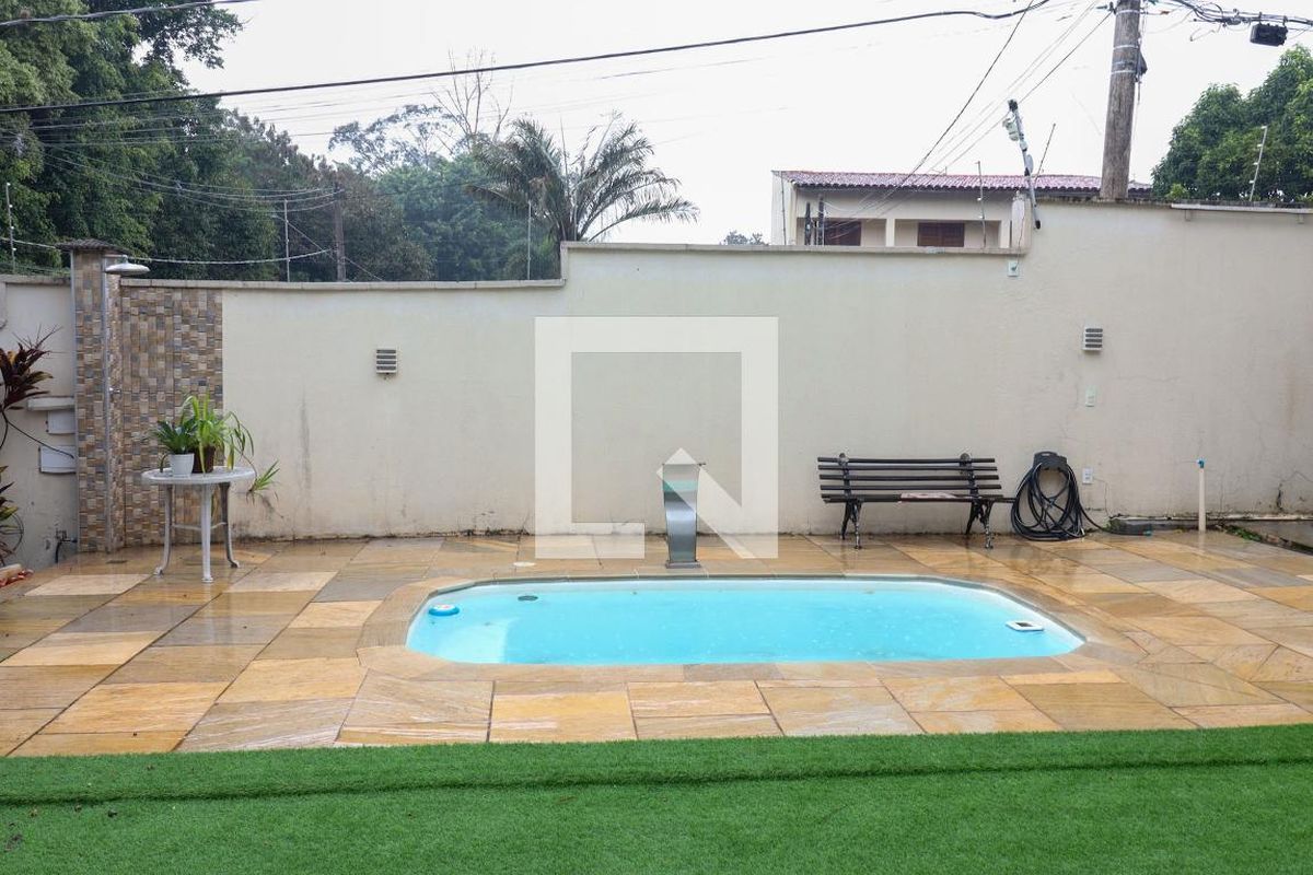 Casa à Venda - Barão Geraldo - Centro, 4 Quartos,  256 m2 em , Campinas - sp | SoloBR