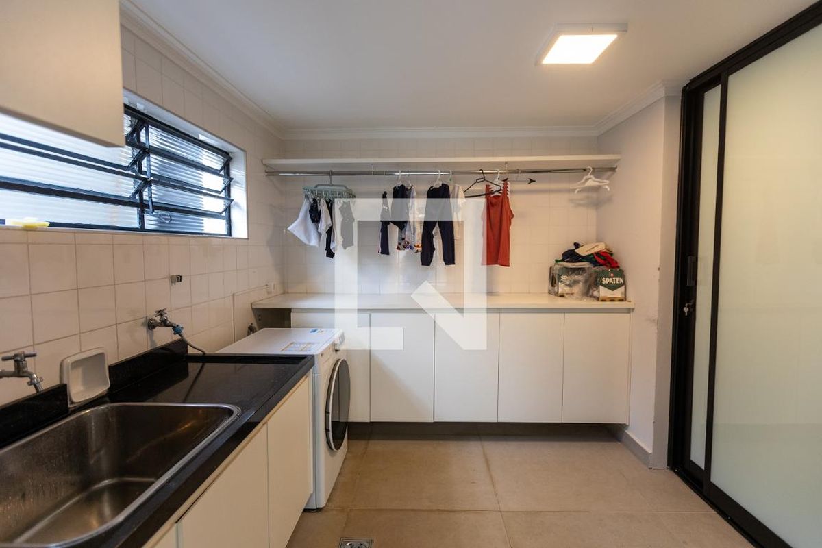 Casa à Venda - Jardim Flamboyant, 3 Quartos,  176 m2 em , Campinas - sp | SoloBR