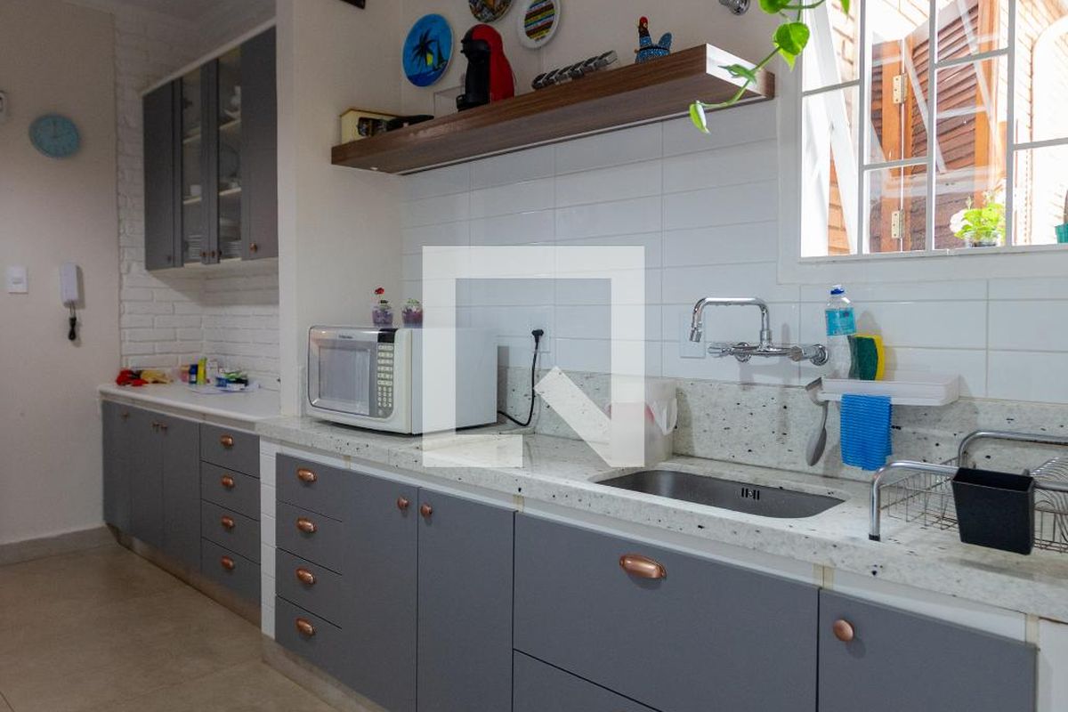 Casa à Venda - Jardim Flamboyant, 3 Quartos,  176 m2 em , Campinas - sp | SoloBR