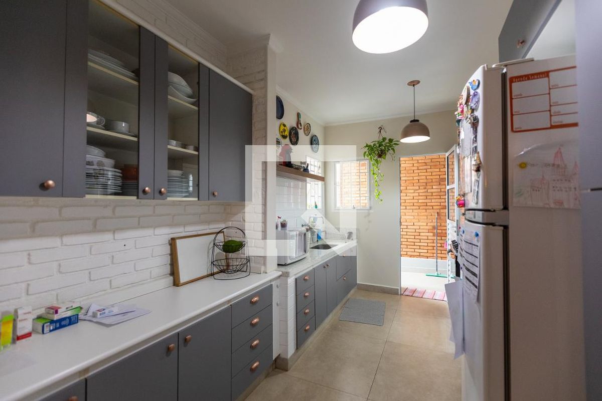 Casa à Venda - Jardim Flamboyant, 3 Quartos,  176 m2 em , Campinas - sp | SoloBR