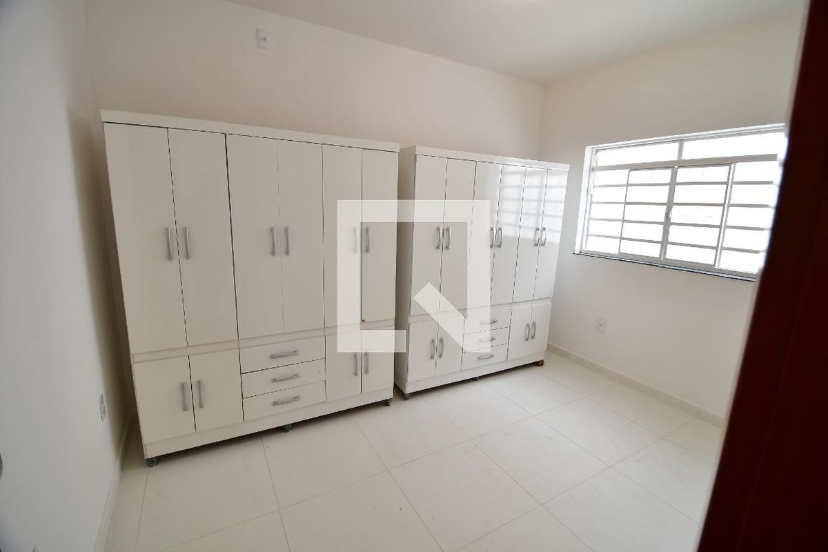 Casa à Venda - Lot. Alphaville Campinas, 3 Quartos,  235 m2 em , Campinas - sp | SoloBR
