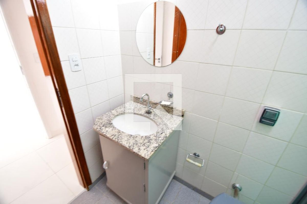Casa à Venda - Lot. Alphaville Campinas, 3 Quartos,  235 m2 em , Campinas - sp | SoloBR