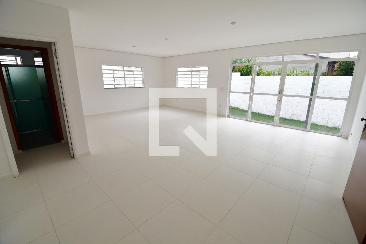 Casa à Venda - Lot. Alphaville Campinas, 3 Quartos,  235 m2 em , Campinas - sp | SoloBR