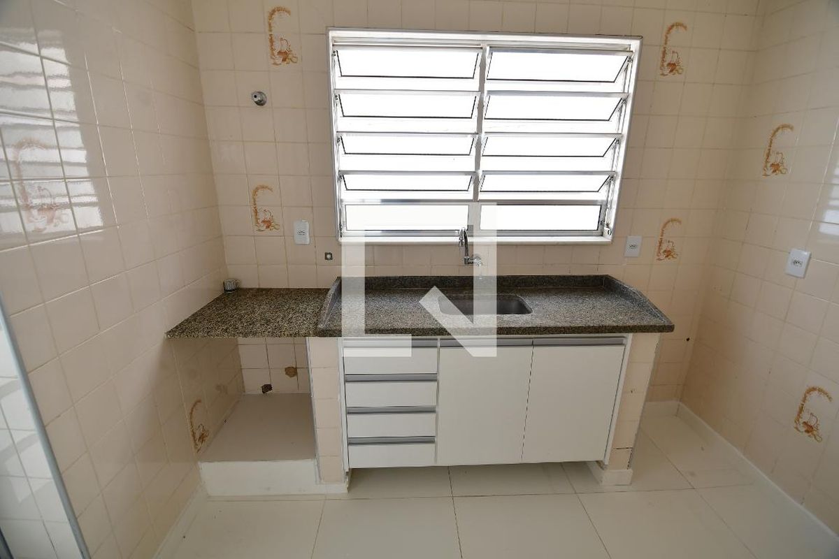 Casa à Venda - Lot. Alphaville Campinas, 3 Quartos,  235 m2 em , Campinas - sp | SoloBR
