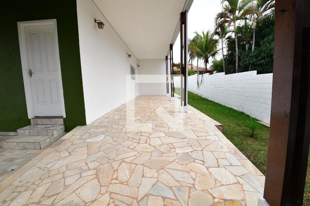 Casa à Venda - Lot. Alphaville Campinas, 3 Quartos,  235 m2 em , Campinas - sp | SoloBR