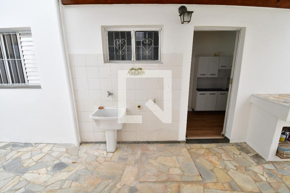 Casa à Venda - Lot. Alphaville Campinas, 3 Quartos,  235 m2 em , Campinas - sp | SoloBR
