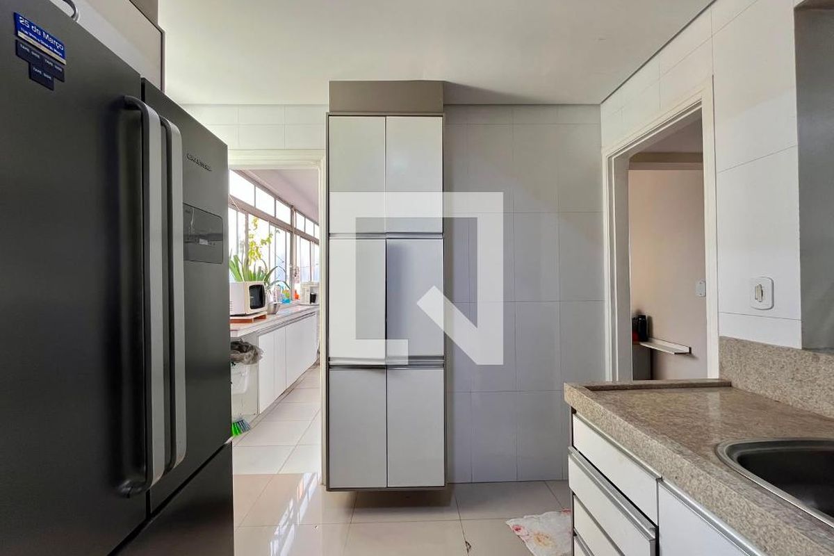 Apartamento à Venda - Centro, 3 Quartos,  184 m2 em , Campinas - sp | SoloBR