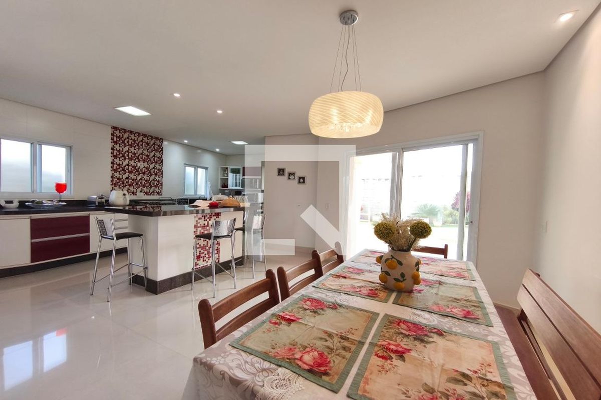 Casa à Venda - Swiss Park, 4 Quartos,  318 m2 em , Campinas - sp | SoloBR