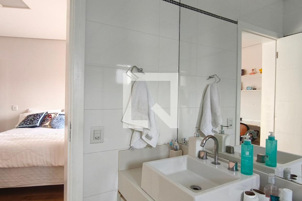 Casa à Venda - Swiss Park, 4 Quartos,  318 m2 em , Campinas - sp | SoloBR