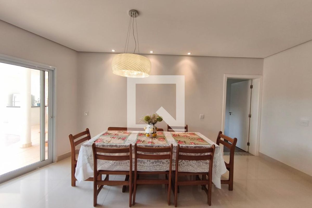 Casa à Venda - Swiss Park, 4 Quartos,  318 m2 em , Campinas - sp | SoloBR