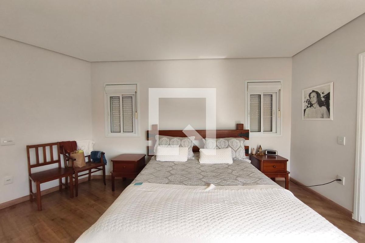 Casa à Venda - Swiss Park, 4 Quartos,  318 m2 em , Campinas - sp | SoloBR