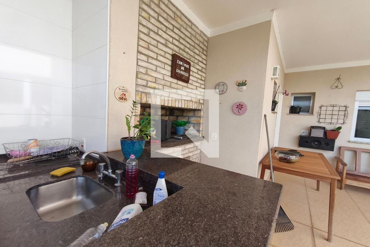 Casa à Venda - Swiss Park, 4 Quartos,  318 m2 em , Campinas - sp | SoloBR