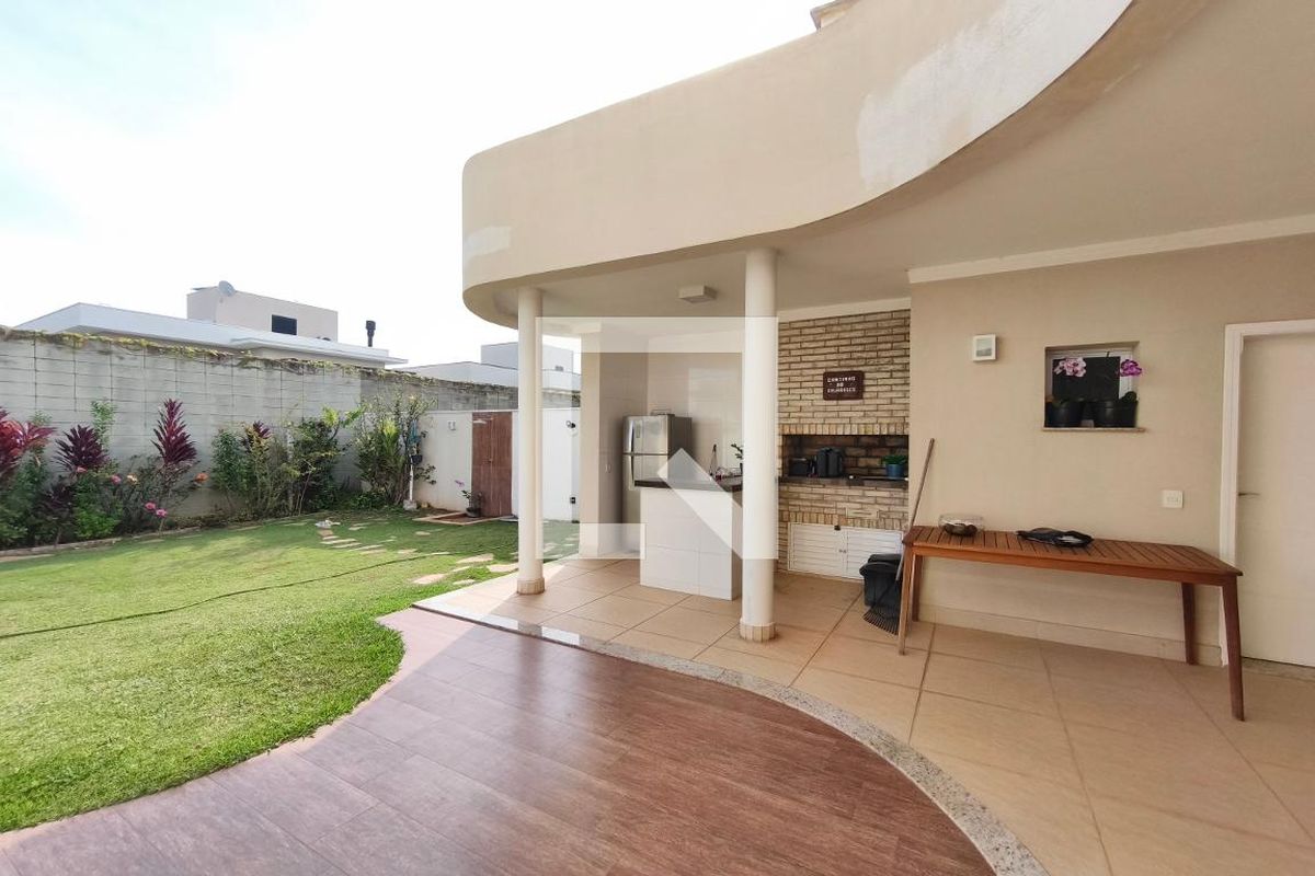 Casa à Venda - Swiss Park, 4 Quartos,  318 m2 em , Campinas - sp | SoloBR