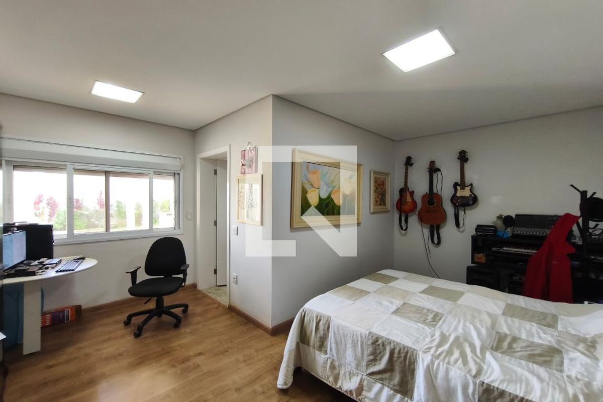 Casa à Venda - Swiss Park, 4 Quartos,  318 m2 em , Campinas - sp | SoloBR