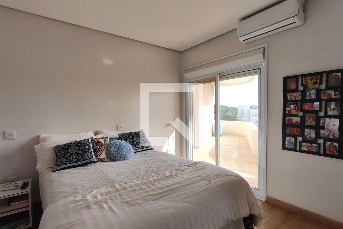 Casa à Venda - Swiss Park, 4 Quartos,  318 m2 em , Campinas - sp | SoloBR