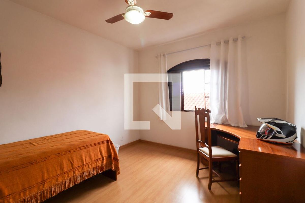 Casa à Venda - Jardim Flamboyant, 3 Quartos,  325 m2 em , Campinas - sp | SoloBR