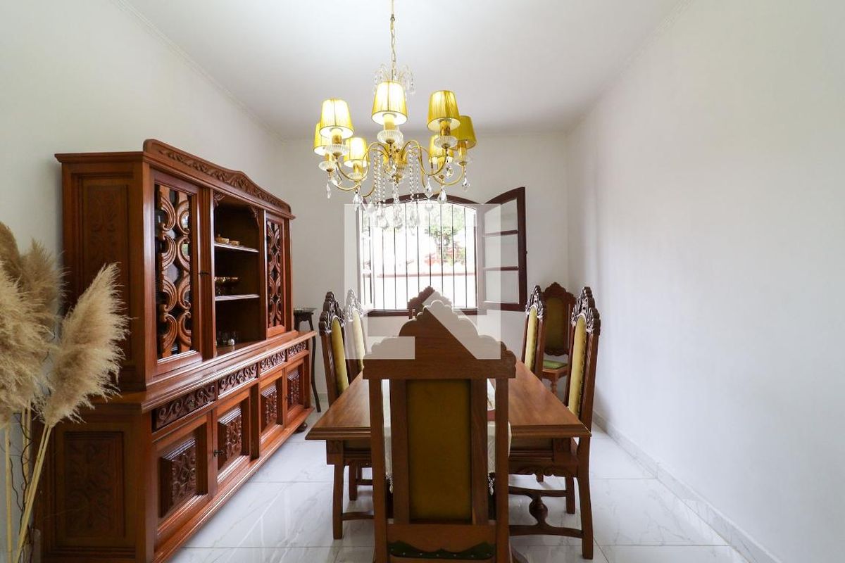 Casa à Venda - Jardim Flamboyant, 3 Quartos,  325 m2 em , Campinas - sp | SoloBR