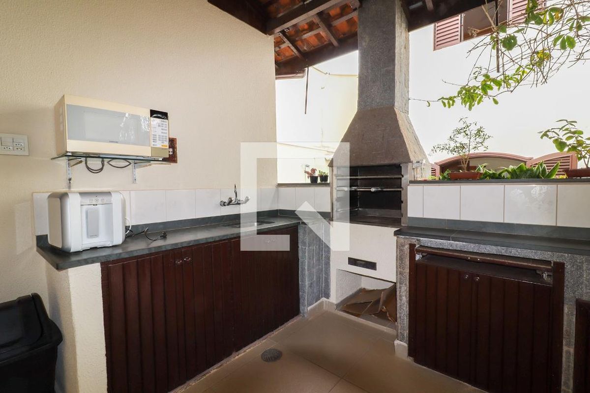 Casa à Venda - Jardim Flamboyant, 3 Quartos,  325 m2 em , Campinas - sp | SoloBR