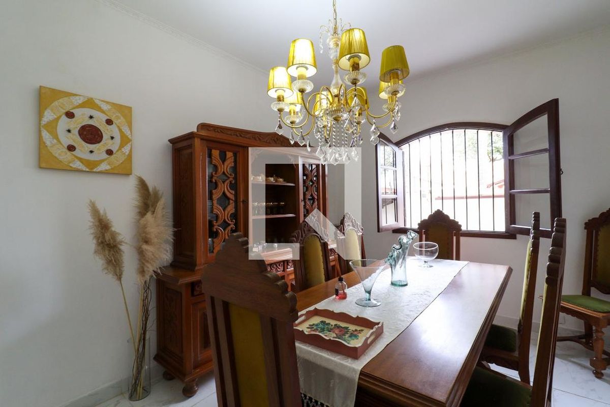 Casa à Venda - Jardim Flamboyant, 3 Quartos,  325 m2 em , Campinas - sp | SoloBR