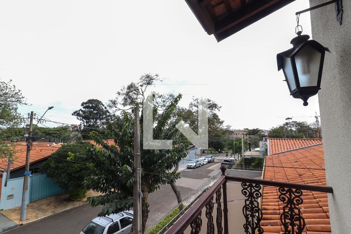 Casa à Venda - Jardim Flamboyant, 3 Quartos,  325 m2 em , Campinas - sp | SoloBR
