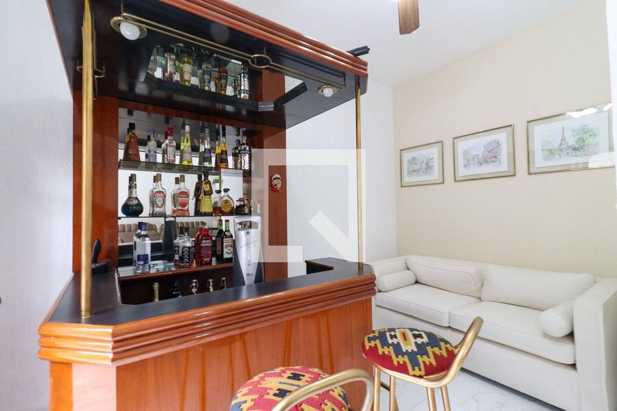 Casa à Venda - Jardim Flamboyant, 3 Quartos,  325 m2 em , Campinas - sp | SoloBR