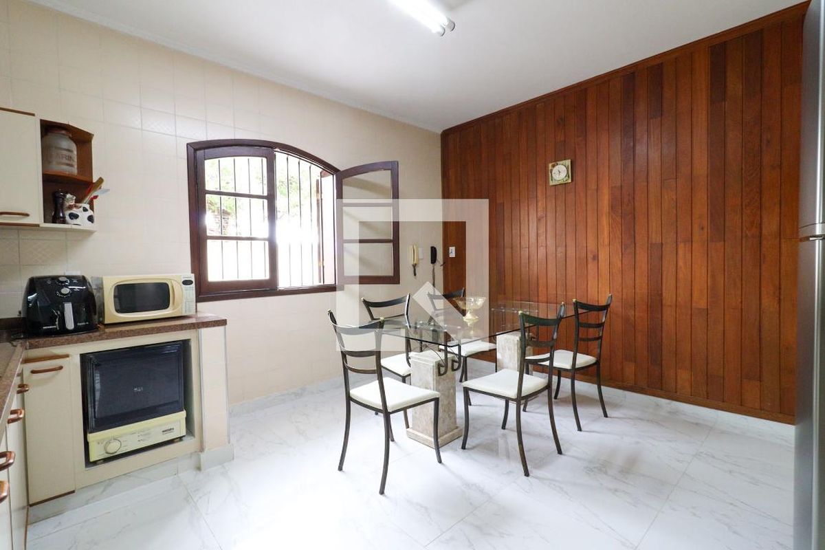 Casa à Venda - Jardim Flamboyant, 3 Quartos,  325 m2 em , Campinas - sp | SoloBR