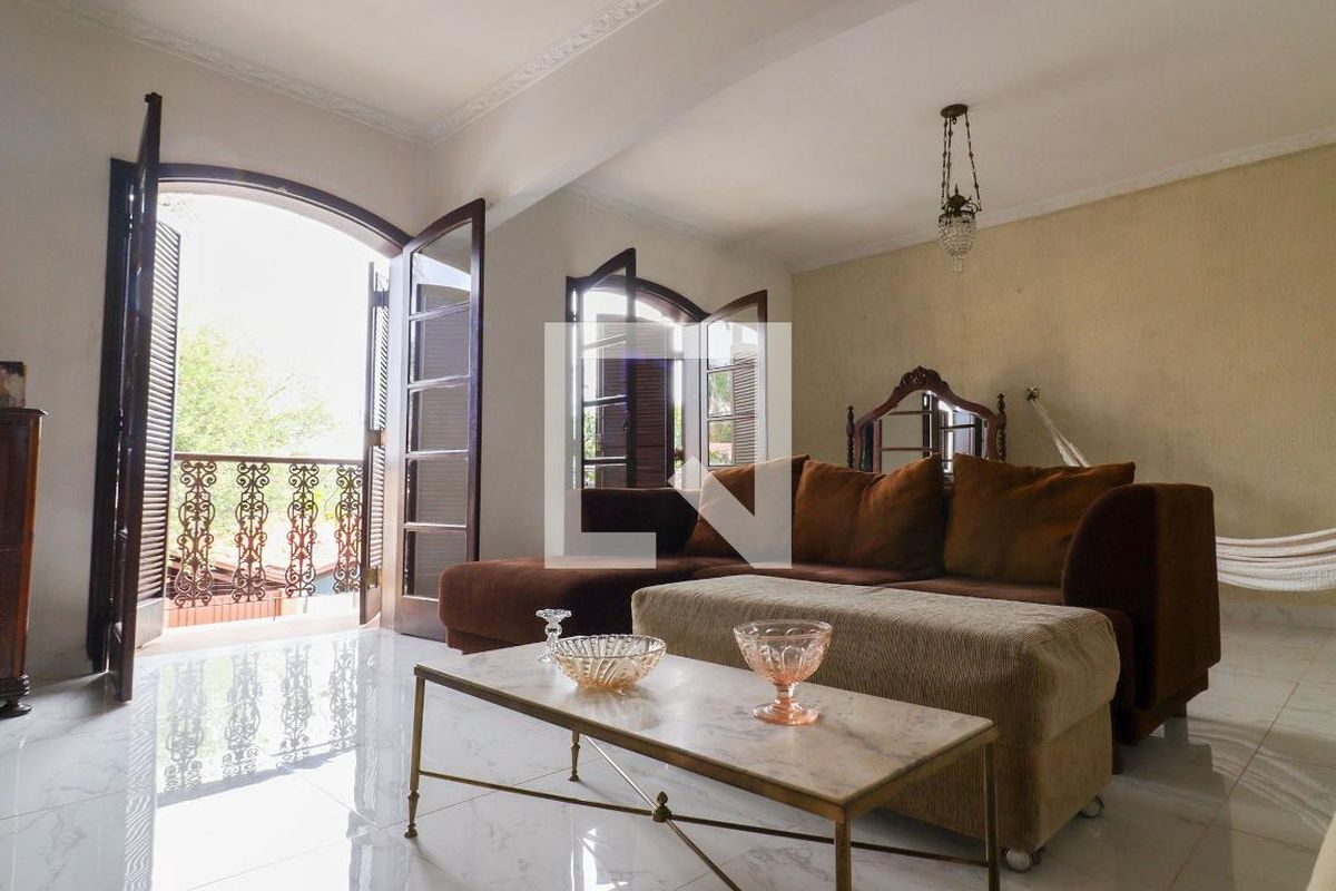 Casa à Venda - Jardim Flamboyant, 3 Quartos,  325 m2 em , Campinas - sp | SoloBR
