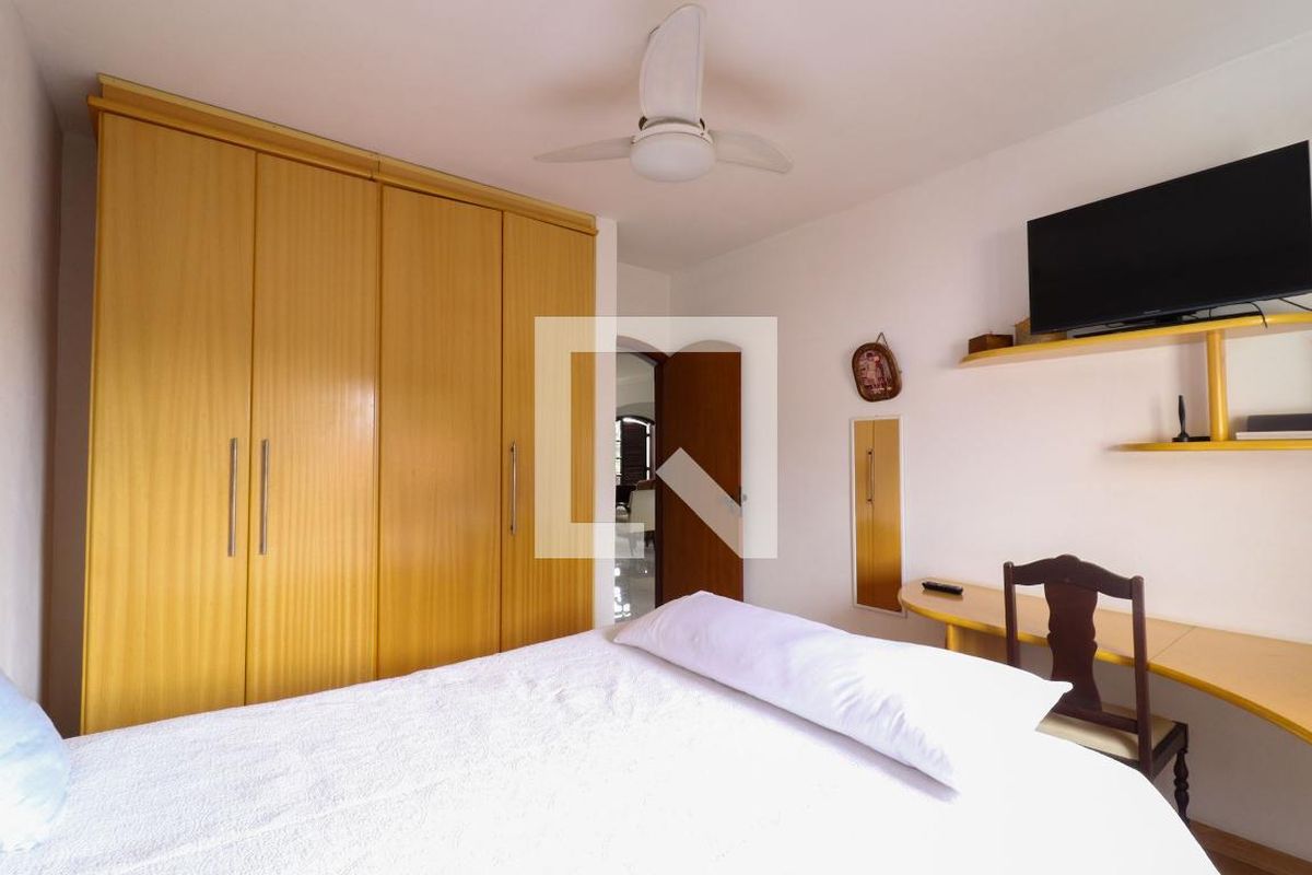 Casa à Venda - Jardim Flamboyant, 3 Quartos,  325 m2 em , Campinas - sp | SoloBR