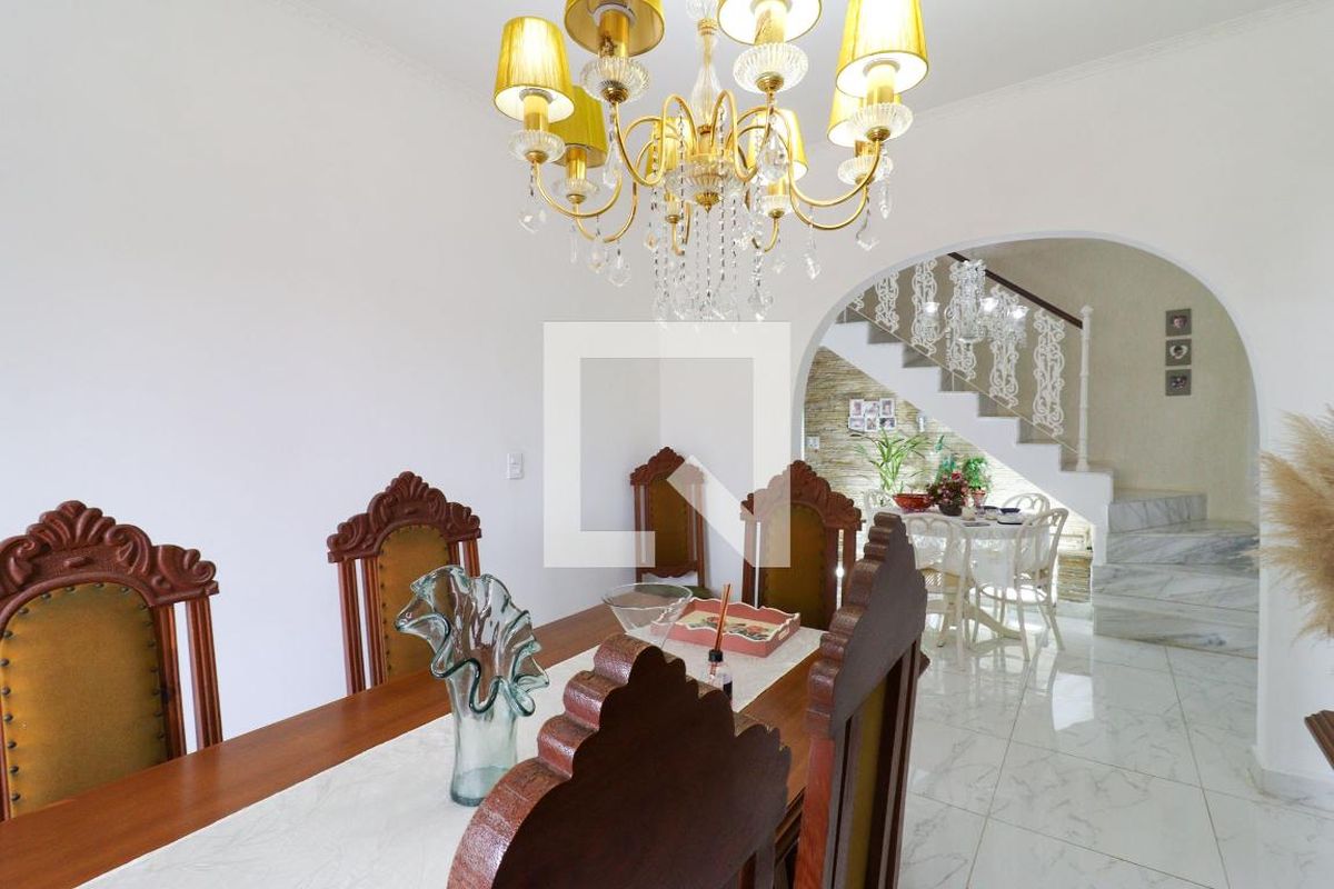 Casa à Venda - Jardim Flamboyant, 3 Quartos,  325 m2 em , Campinas - sp | SoloBR