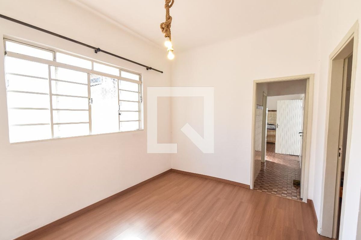 Casa, 2 quartos, 300 m² - Foto 1
