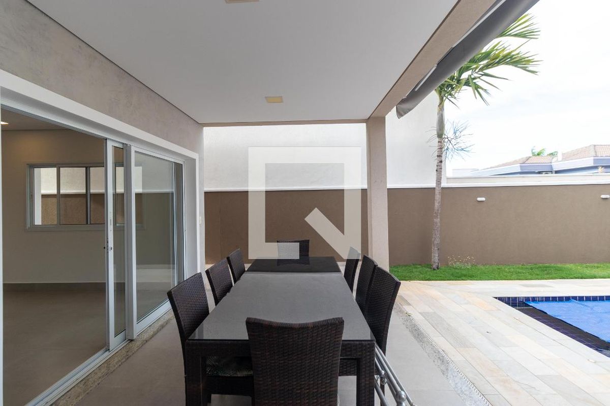 Casa à Venda - Swiss Park, 3 Quartos,  257 m2 em , Campinas - sp | SoloBR