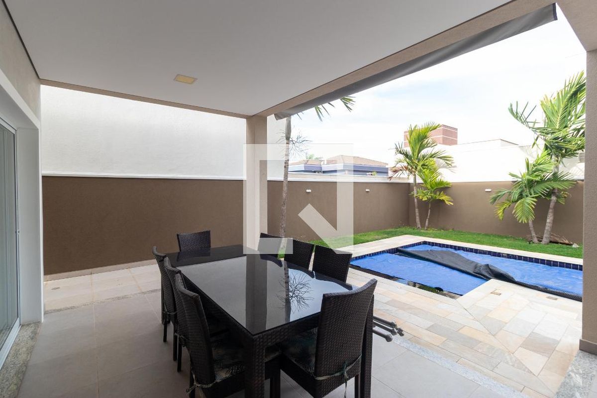 Casa à Venda - Swiss Park, 3 Quartos,  257 m2 em , Campinas - sp | SoloBR