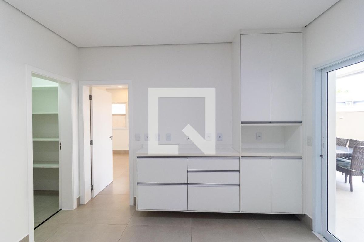 Casa à Venda - Swiss Park, 3 Quartos,  257 m2 em , Campinas - sp | SoloBR