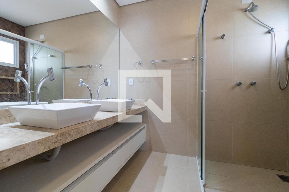 Casa à Venda - Swiss Park, 3 Quartos,  257 m2 em , Campinas - sp | SoloBR