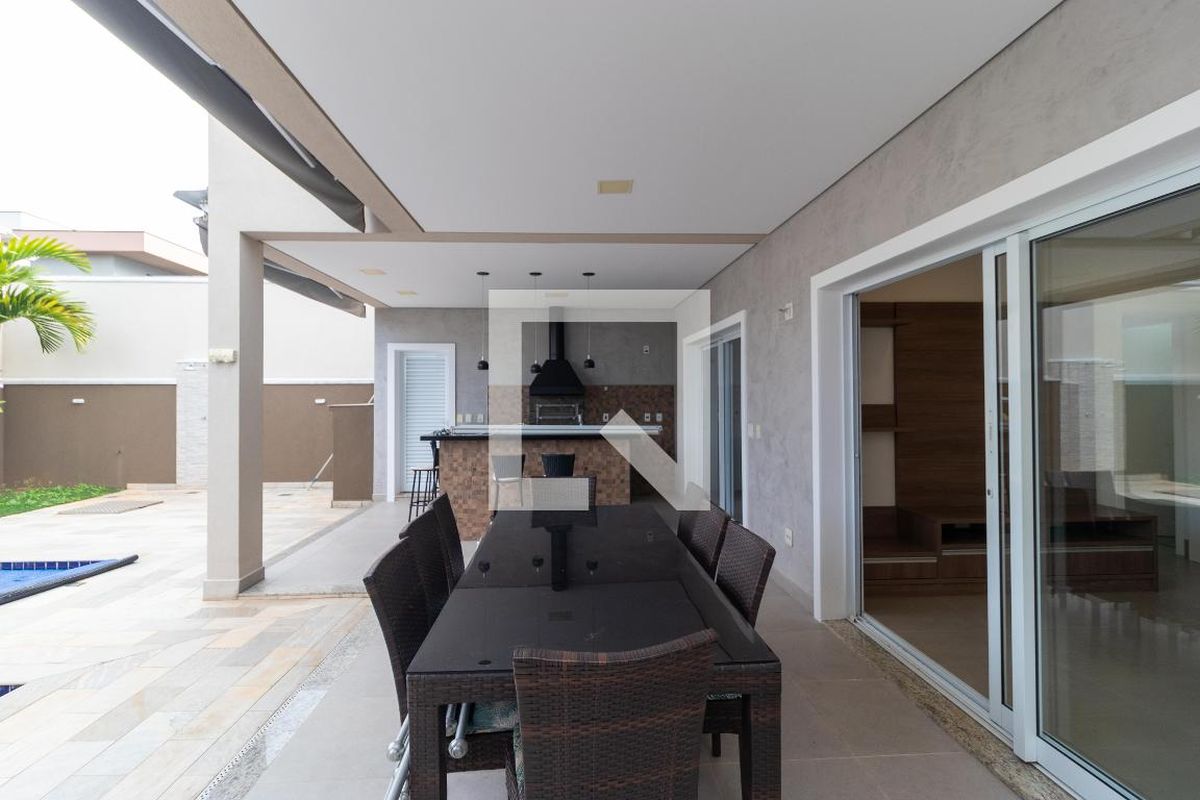 Casa à Venda - Swiss Park, 3 Quartos,  257 m2 em , Campinas - sp | SoloBR