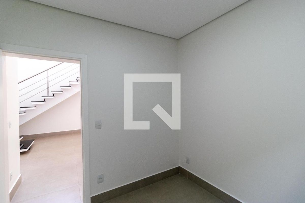 Casa à Venda - Swiss Park, 3 Quartos,  257 m2 em , Campinas - sp | SoloBR
