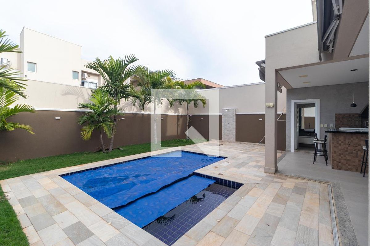 Casa à Venda - Swiss Park, 3 Quartos,  257 m2 em , Campinas - sp | SoloBR