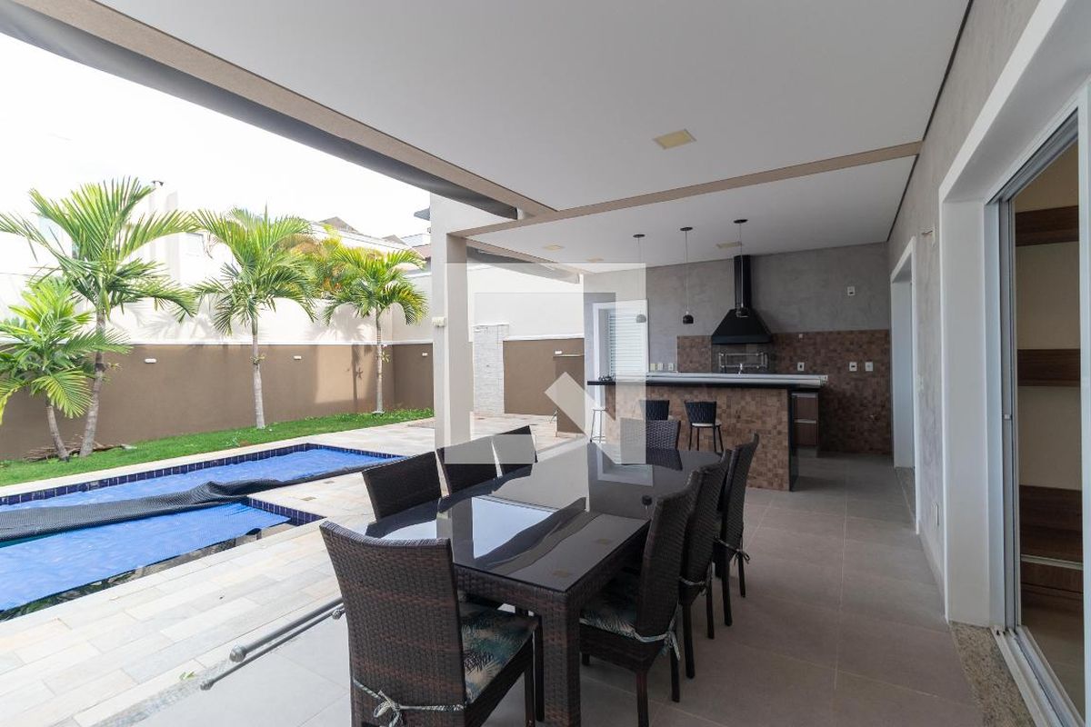Casa à Venda - Swiss Park, 3 Quartos,  257 m2 em , Campinas - sp | SoloBR