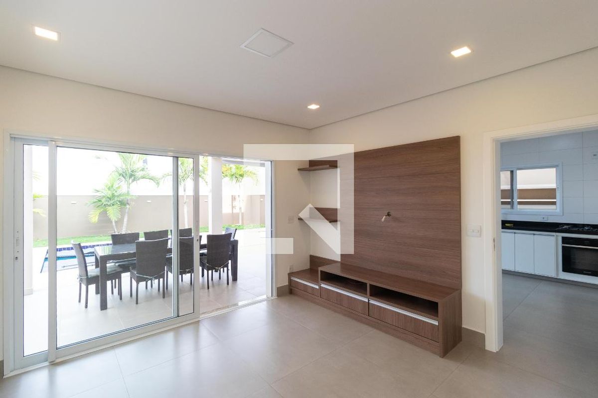 Casa à Venda - Swiss Park, 3 Quartos,  257 m2 em , Campinas - sp | SoloBR