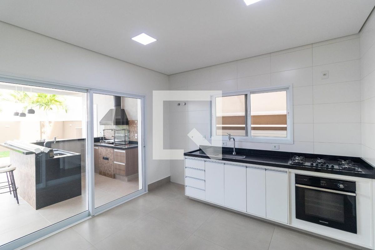 Casa à Venda - Swiss Park, 3 Quartos,  257 m2 em , Campinas - sp | SoloBR