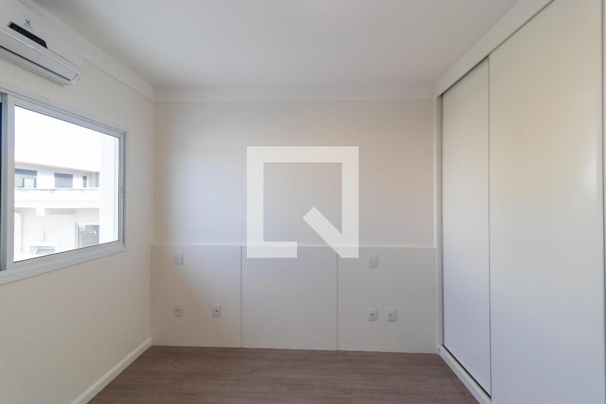 Casa à Venda - Swiss Park, 3 Quartos,  257 m2 em , Campinas - sp | SoloBR