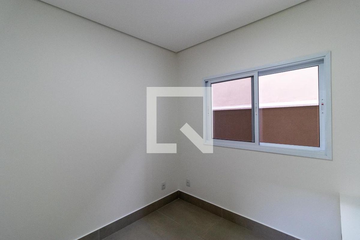 Casa à Venda - Swiss Park, 3 Quartos,  257 m2 em , Campinas - sp | SoloBR