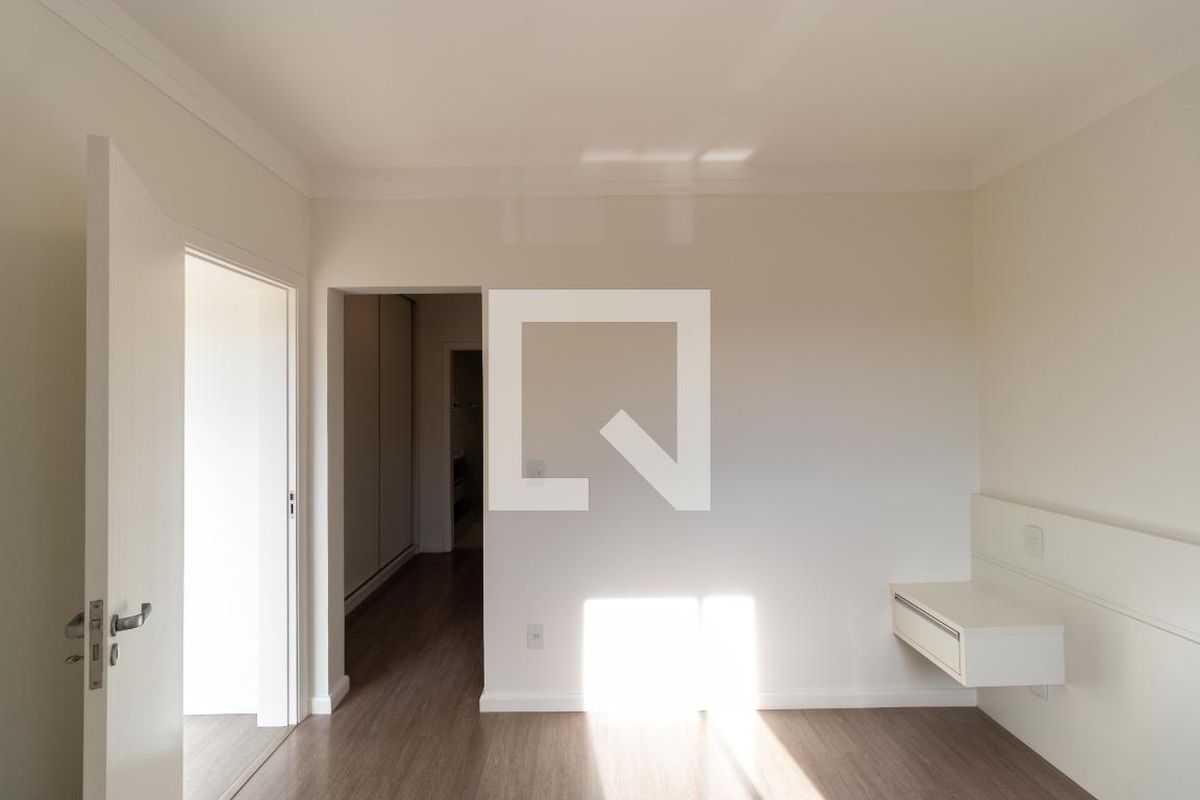 Casa à Venda - Swiss Park, 3 Quartos,  257 m2 em , Campinas - sp | SoloBR