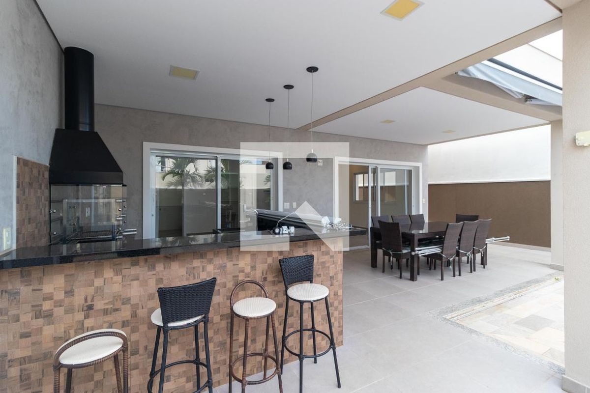 Casa à Venda - Swiss Park, 3 Quartos,  257 m2 em , Campinas - sp | SoloBR