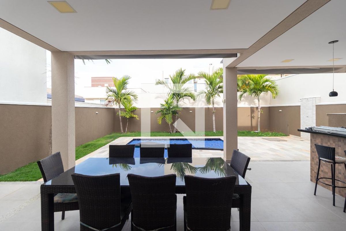 Casa à Venda - Swiss Park, 3 Quartos,  257 m2 em , Campinas - sp | SoloBR