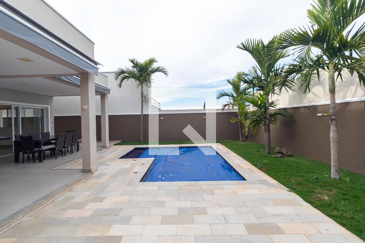 Casa à Venda - Swiss Park, 3 Quartos,  257 m2 em , Campinas - sp | SoloBR