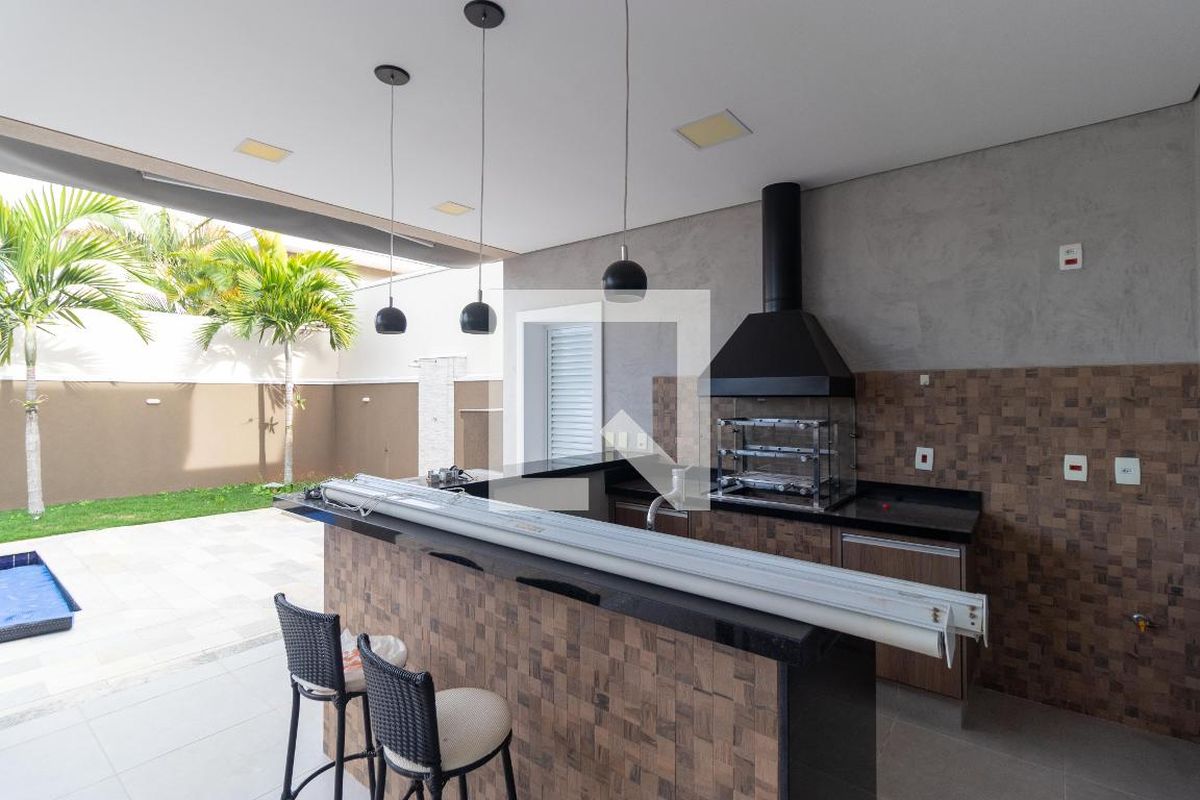 Casa à Venda - Swiss Park, 3 Quartos,  257 m2 em , Campinas - sp | SoloBR
