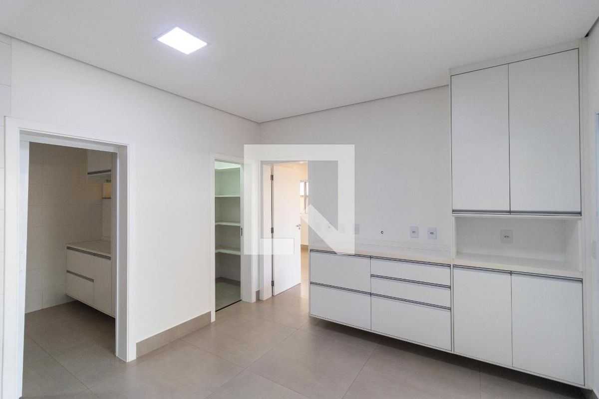 Casa à Venda - Swiss Park, 3 Quartos,  257 m2 em , Campinas - sp | SoloBR